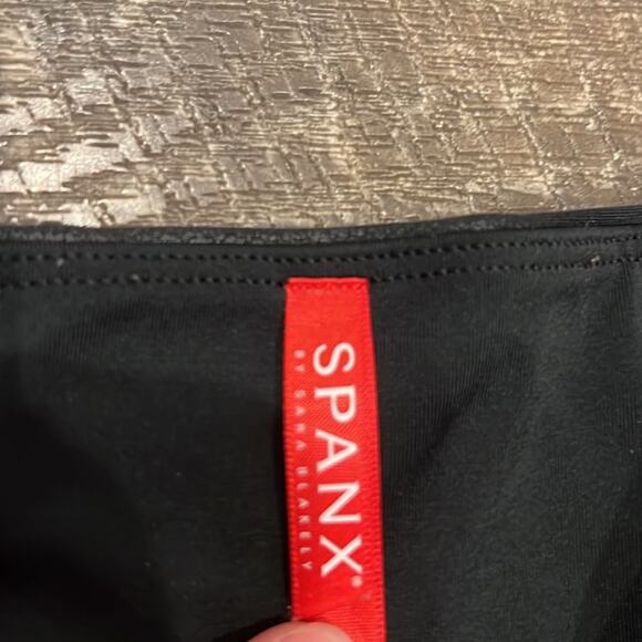 Spanx Women's Faux Leather Leggings Black Size MP - Picture 6 of 8